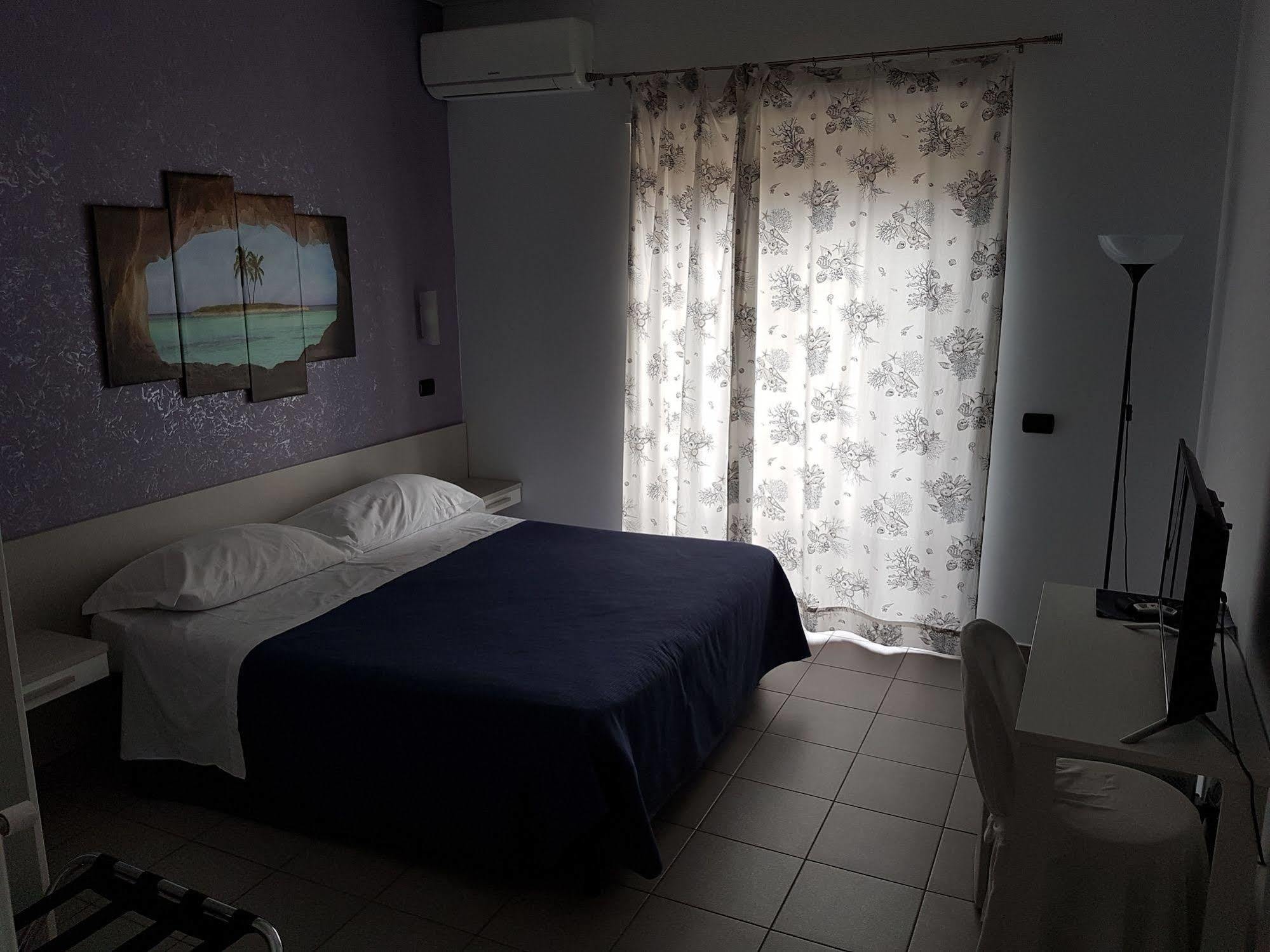 Hotel Piccolo Paradiso ボルディゲーラ エクステリア 写真